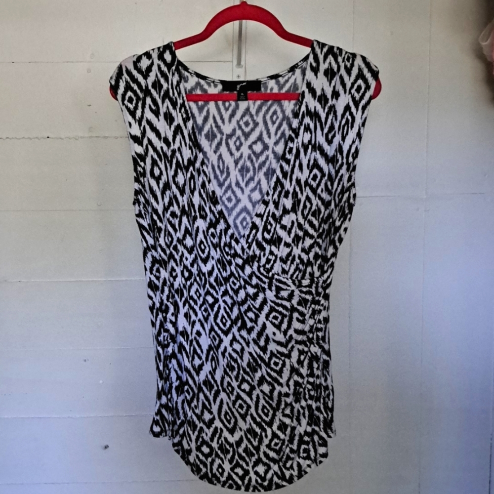 Size XL sleeveless top